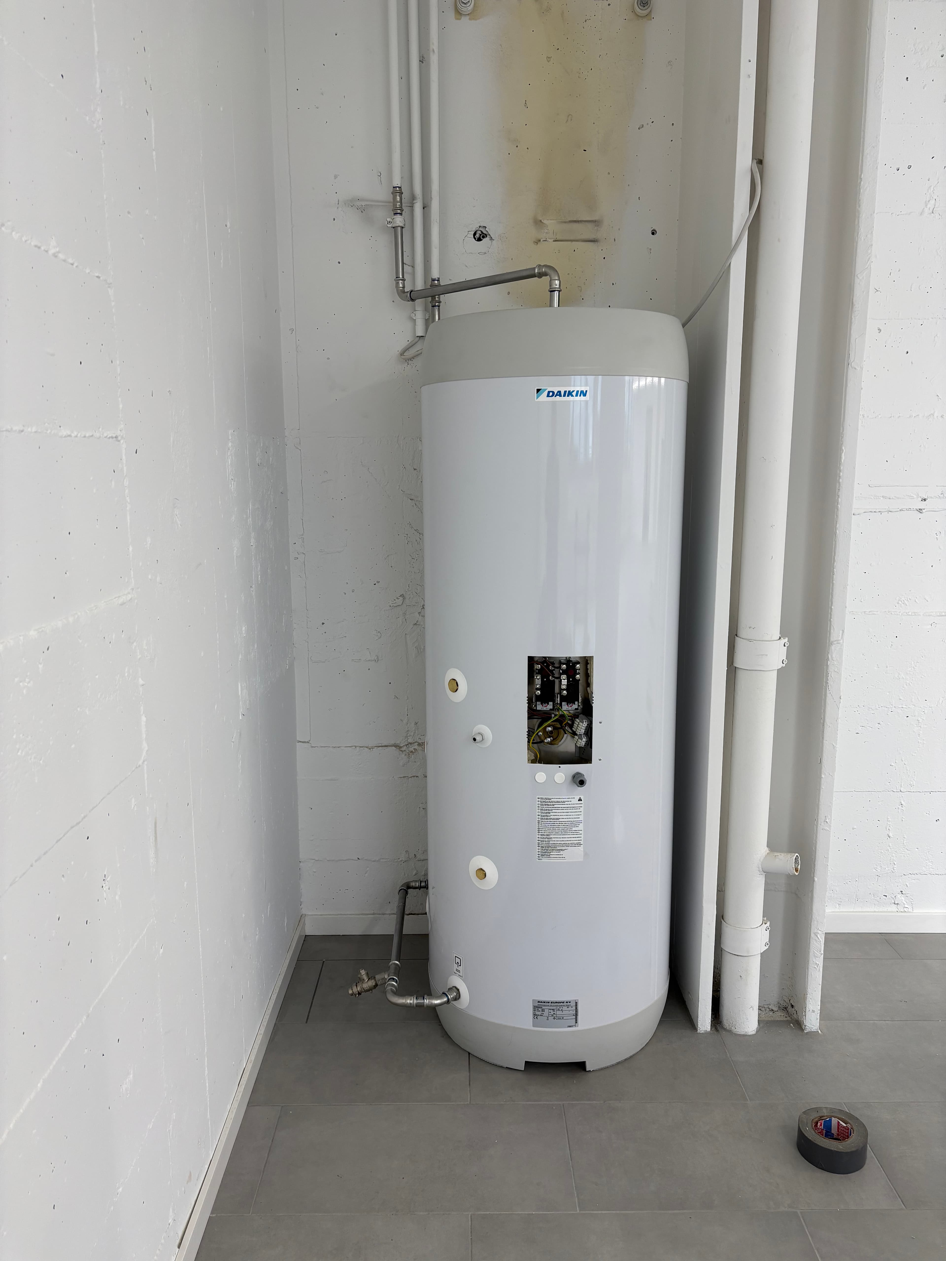 Installation de chauffe-eau / Ballon d'eau chaude et détartrage